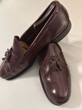 Leather Tassel Loafers in Dark Brown - Classic Slip-On